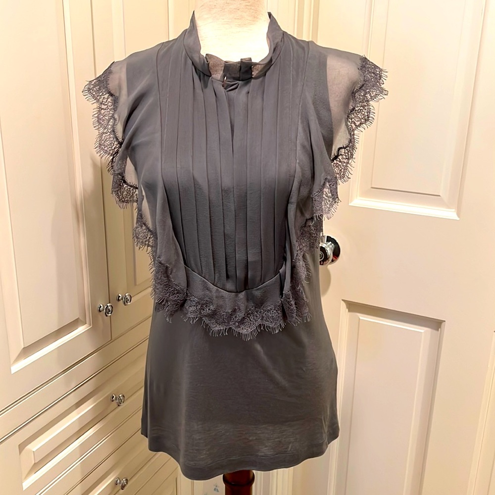 Womens Lace-Trim Pleated Shell Top - Gray